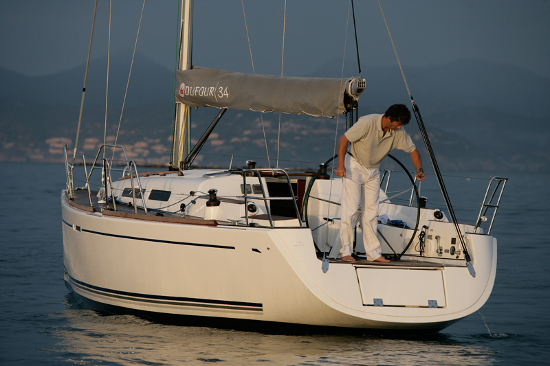 yacht Charter Segel yacht Dufour 34E P 9